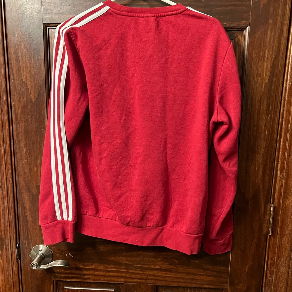 Size medium crew neck